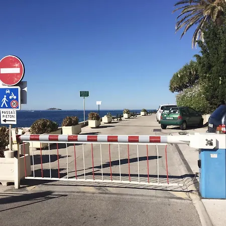 Les Pieds Dans L'eau - Waterfront Bay Sanary-sur-Mer